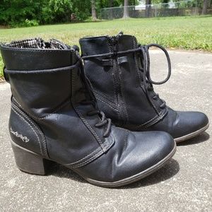 🧡 3 for $10 🧡 Dockers lace-up boots with heel